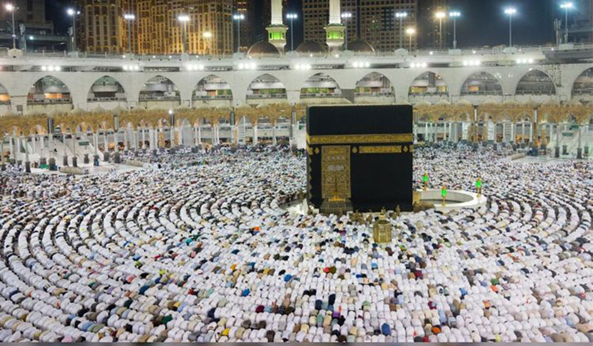 Pilgrims perform Hajj